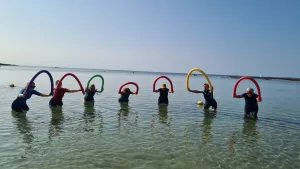 AquaPilates_NandiniWavesDanse Remplissez-vous d'énergie marine avec l'Aqua-Pilates à la Trinité-sur-Mer
